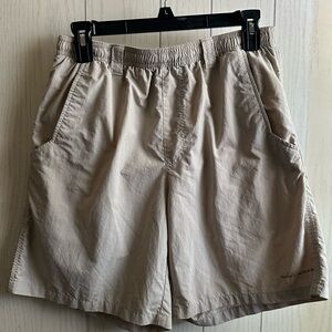 Men’s Khaki Columbia shorts